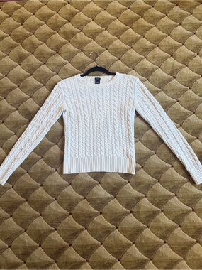 GAP Women's Cable Knit Crewneck Sweater in Off-White